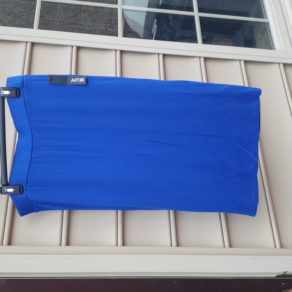 Stretchy blue pencil skirt